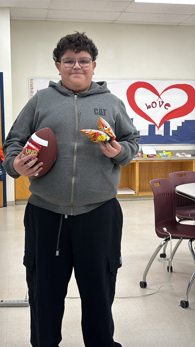 Guillen_Middle's tweet image. Fun raffles every hour because our kids deserve it!!!!🩷#AccountabilityEqualsLove #BreakTheCycle