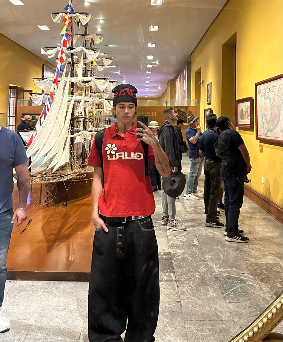 𝗜𝗡𝗦𝗧𝗔𝗚𝗥𝗔𝗠
                   ━━━  @𝙣𝙖𝙠𝙧ø𝙣.𝙤𝙛𝙛𝙞𝙘𝙞𝙖𝙡_

               De Museo 🖼️ 

      ─────────────
      ⌂         ⌕         ⊞         ♡