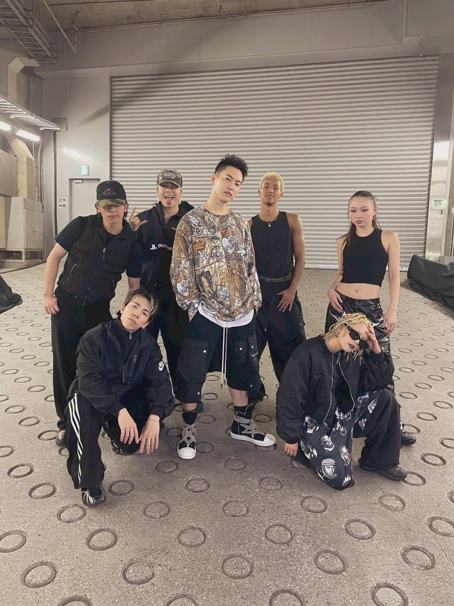 ryokimiyama0426's tweet photo. 何よりもライブの構成と振りが直前に全て変わって作り直した事は誰も分からない以上位には最高のVibes liveだったです
ダンサーの皆含めて拍手🔥🔥🔥 ❤️‍🔥
We were so fire.

Above all, the fact that the entire structure and choreography of the live performance were completely changed and redone at the last minute is something that no one knows...
but it was the crazy vibes live performance. A round of applause for everyone, including the dancers!