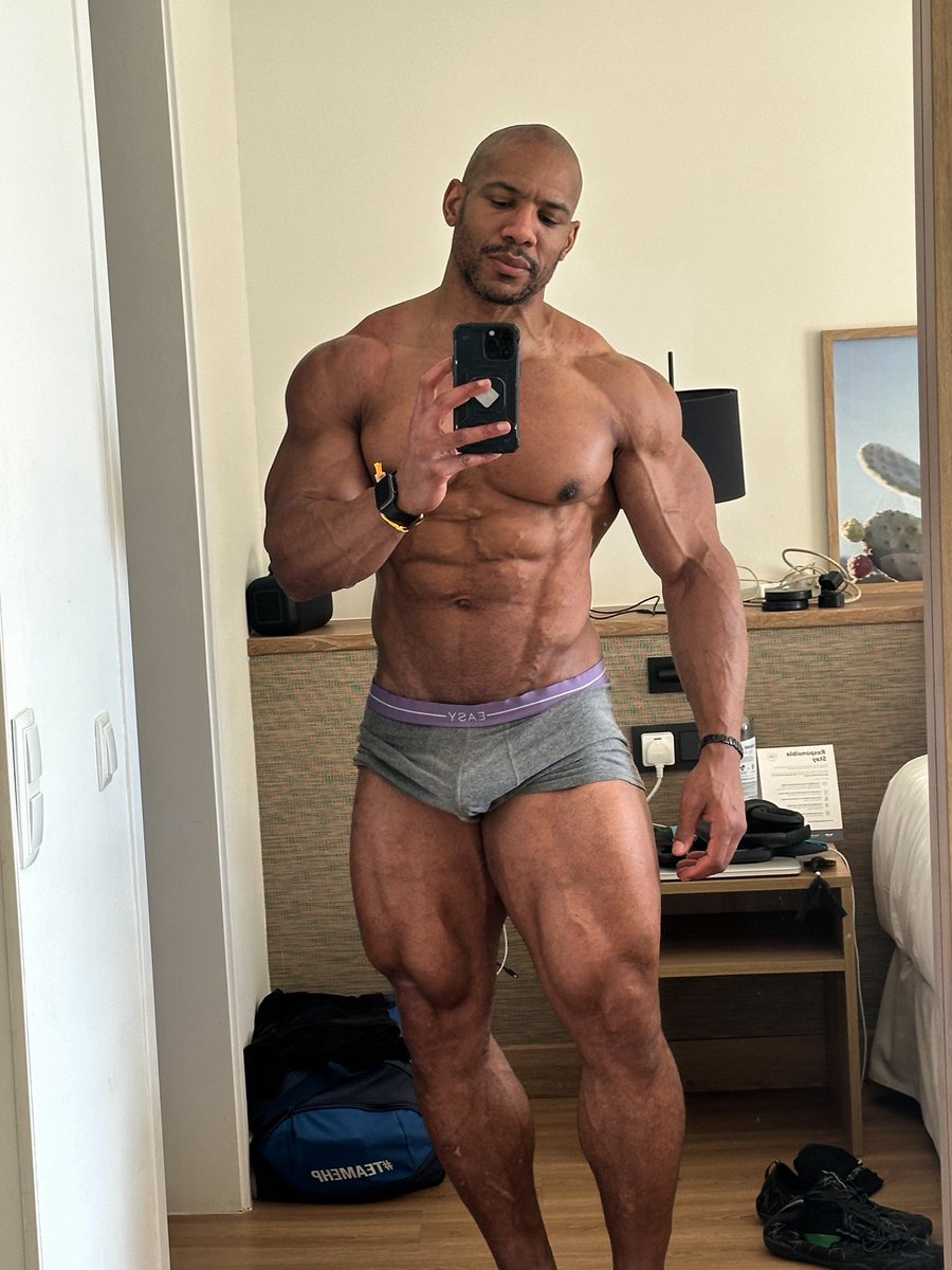 Roger Snipes™ tweet media