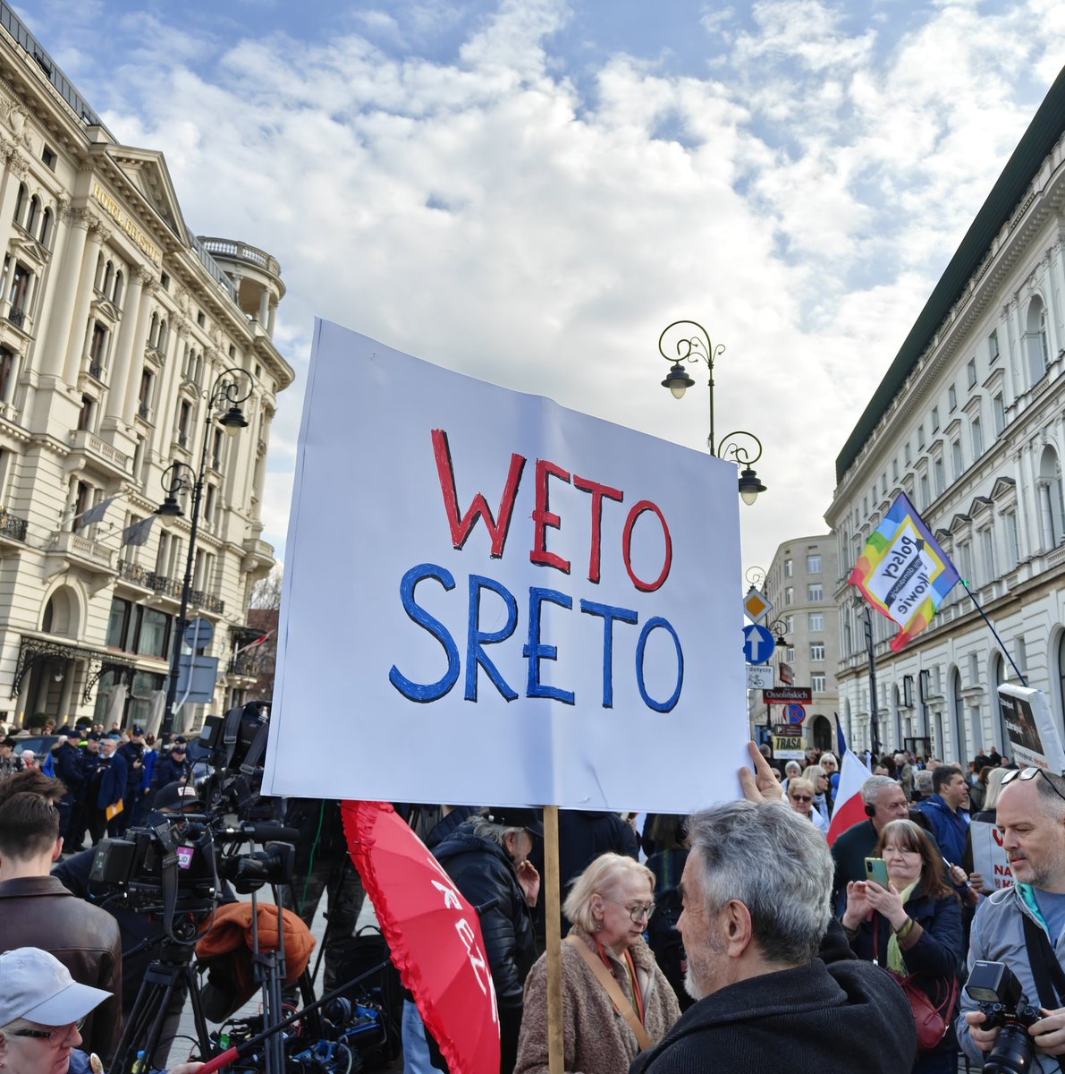 Jan Hartman tweet media