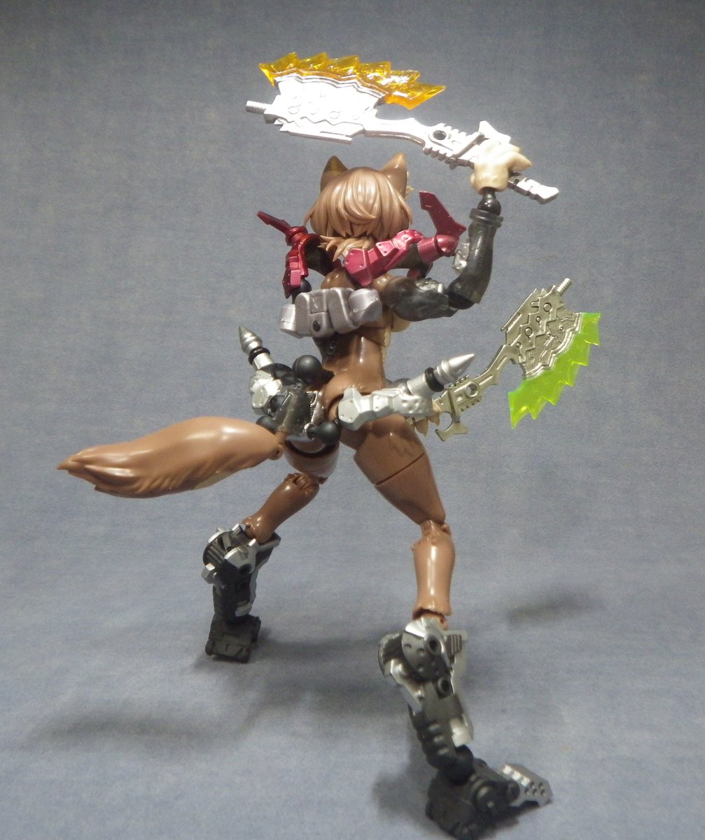 satoytriber's tweet photo. クリアグリーンの物が通常版
クリアオレンジの物がカラバリ版
どっちもイイ色なんだよね(^^♪
＃アッセンブルボーグ　＃けもプラ　#見てってけもプラ https://t.co/4ChaaZ5OGK