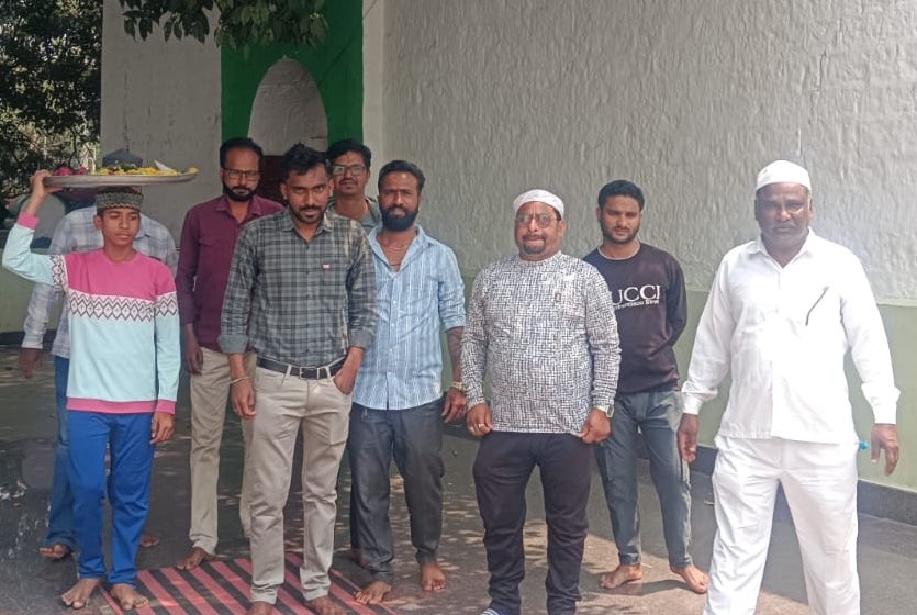 MallikarjunBK3's tweet photo. Hazrat Maa Saheba Dargah ಭೇಟಿ ನೀಡಿದೆ. ಸ್ಥಳೀಯ ಸದಸ್ಯರು ಹಾಗೂ ಹಿತೈಷಿಗಳೊಂದಿಗೆ ಫಲಪ್ರದ ಸಭೆ ಮತ್ತು ಚರ್ಚೆ ನಡೆಯಿತು. 

Visited Hazrat Maa Saheba Dargah in Kuduchi.Had a meaningful meeting and discussion vth local members Grateful for their support and warm welcome. 

#Belagavi #Kuduchi https://t.co/ZcjB3hpFEI