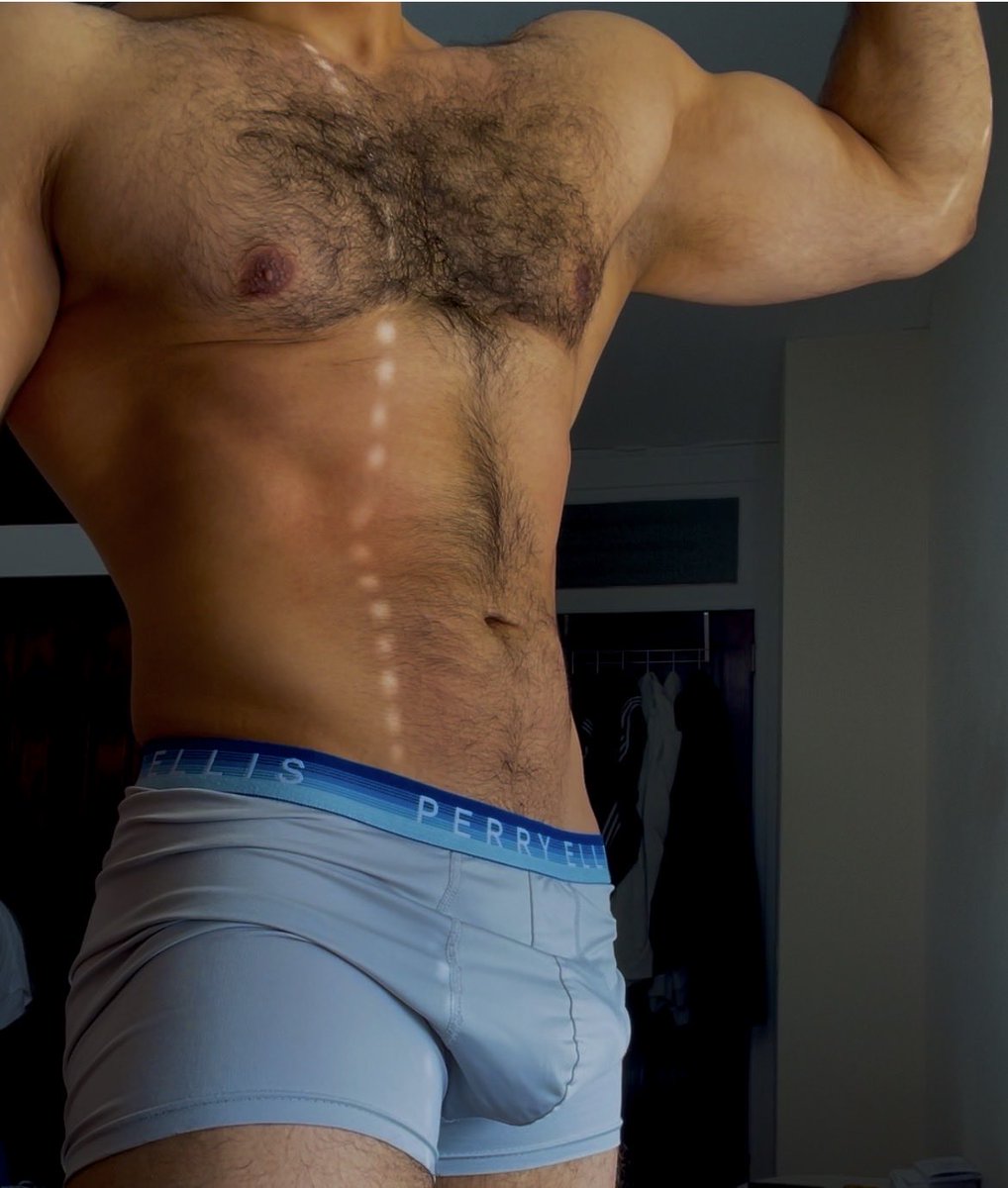 Jamster3x's tweet image. #trending #bicep #chesthair
