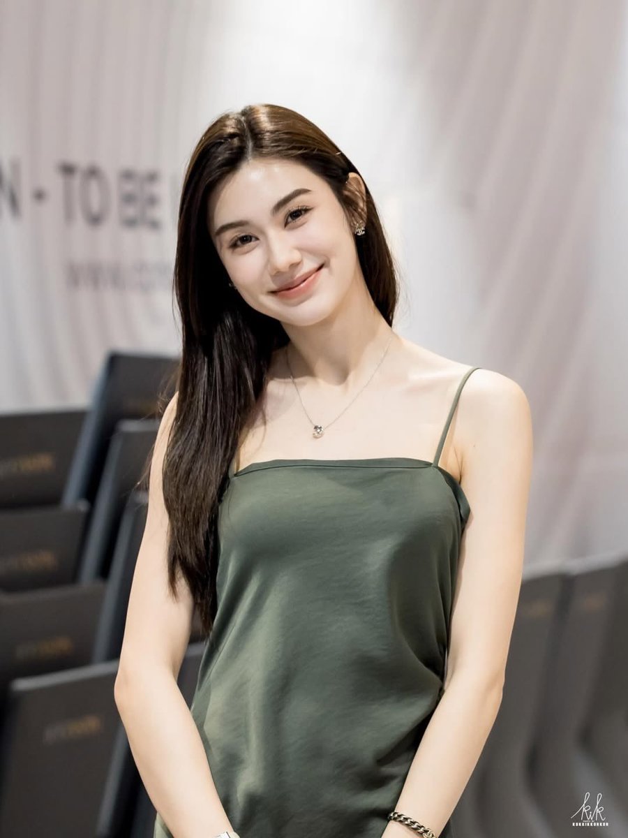 ⠀⠀

Pantesan suka sedih kalau liat karakter yang empati dan diam diam ingin melindungi orang lain tapi ga mikirin diri sendiri, ternyata karakter itu adalah aku sendiri.

ㅤ