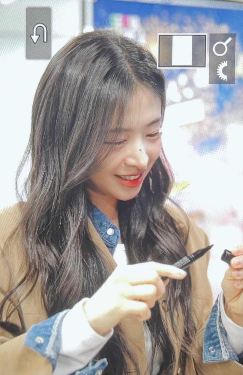 260315 GV 

두쫀쿠저리비켜🤎￼ 챈쫀쿠…🫧🤎 여전히 말랑해요….🫧🤎

#김채원 #허니챈 #채원 <a href="/chaeni_1108/">Kim Chae won</a>
#챈챈정보통