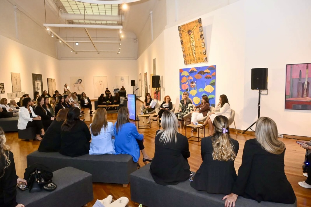 DamianBizzi's tweet photo. #Instituto participamos de un espacio de dialogo para reflexionar sobre el rol de las mujeres en distintos ambitos, organizado por DAIA Cordoba,  realizado en el museo Emilio Caraffa. El encuentro se realizo con motivo del dia de la Mujer. Nuestro club da pasos de igualdad de oportunidades sin distincion de genero.