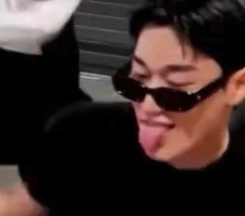 SLANIA スラニア🦋 ✴ KÆOS | Academic Grind! tweet media