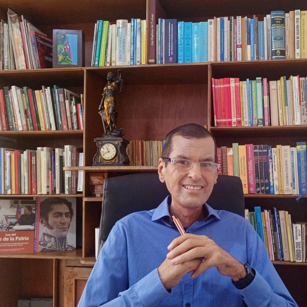 WilmerDepablos's tweet photo. Que necesidad tenía el presidente Donald Trump de atacar el suelo sagrado de nuestra patria y secuestrar al presidente Nicolás Maduro ... Simple arrogancia, cuando analizamos lo q hoy la Dra Delcy Rodríguez ha hecho es exactamente lo q él mismo le propuso públicamente el 01/01. https://t.co/3DNHGE7OIV