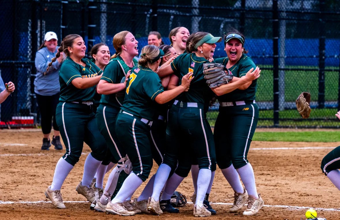 Coach Katie tweet media