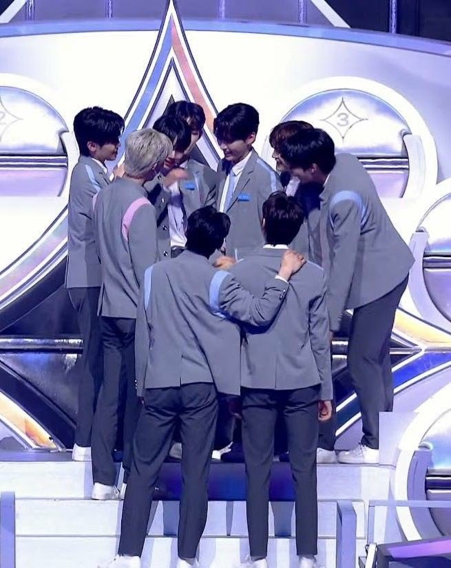 HeartOfLove__'s tweet photo. 𓂃♡15. 03. 2026♡𓂃
𓂃♡20. 04. 2023♡𓂃

ZB1 forever one with ZEROSE
#ZB1_Encore_Day3
#ZB1_01히_사랑해
#ZEROBASEONE

WE LOVE YOU ZEROBASEONE 

#WELOVEYOUZB1 🌹
#ZB1_01히_사랑해

🩵 Thank you for all the beautiful memories these past 3 years 🩵🥹 https://t.co/lu9olLOF6B