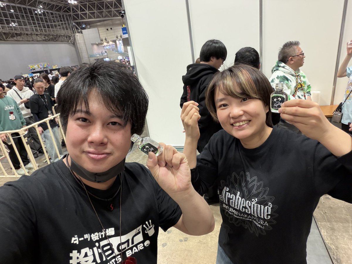 kamahen_darts's tweet photo. 実はツワモノ出てました！
シングル優勝しました🥇
2年ぶりの大会で緊張しましたが久々ですごく楽しかったです！声をかけてくれた方、写真とサイン求めてくださった方沢山いてくれて嬉しい限りでした😭
ありがとうございました。
とても充実した1日になりました！
ぽけちゃんとはリベンジダァ😡 https://t.co/CPvZFlQJRU