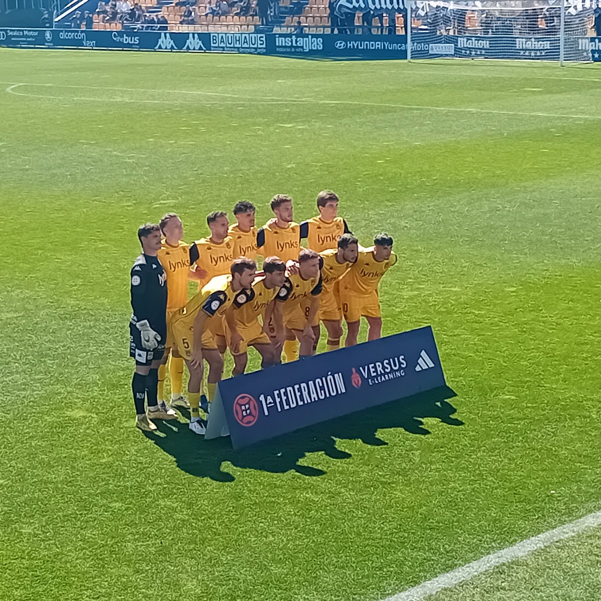 LSacedaG's tweet photo. 💛💙 Un puntito que debieron ser tres.
Se nos escapa la victoria en un emocionante final con varias ocasiones de gol ⚽️, que tan sólo la mala suerte nos privó que se materializasen.
Seguimos luchando 💪
#HastaElÚltimoMinuto
#VamosAlcor
@AD_Alcorcon https://t.co/tSFD9BweZX