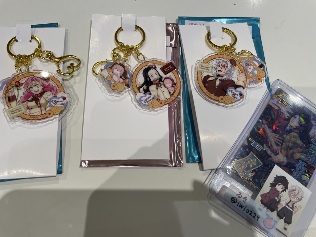 iwi0229's tweet photo. 【交換】鬼滅の刃 バレンタイン&amp;ホワイトデー VD&amp;WD
ランダムコンビアクリルチャーム
譲）禰豆子 蜜璃 宇髄
求) 実弥 

郵送にて交換希望です。
よろしくお願いいたします！ https://t.co/2AjAKjXHdl