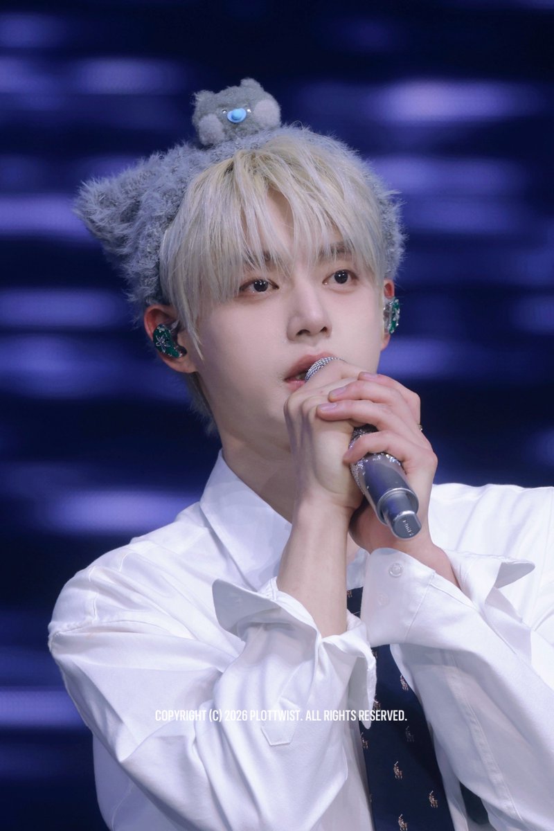 Plo𝒕𝒕wist tweet media