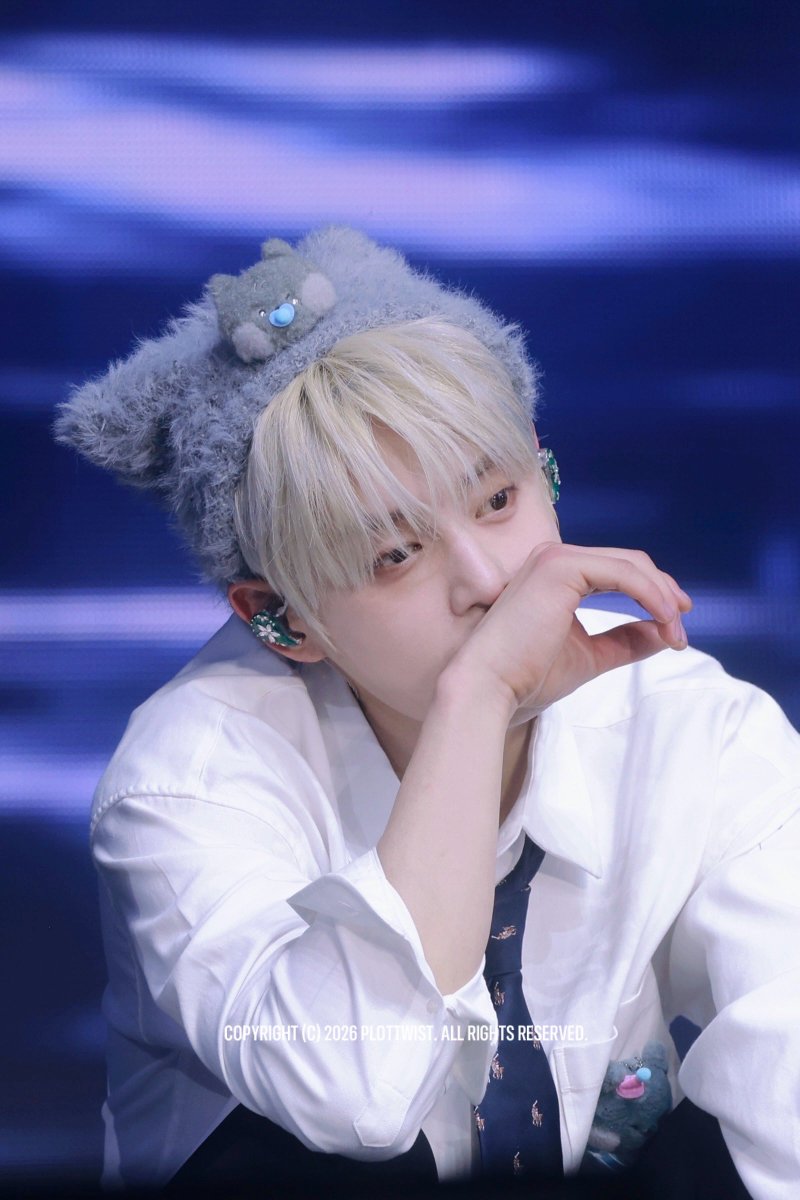 Plo𝒕𝒕wist tweet media