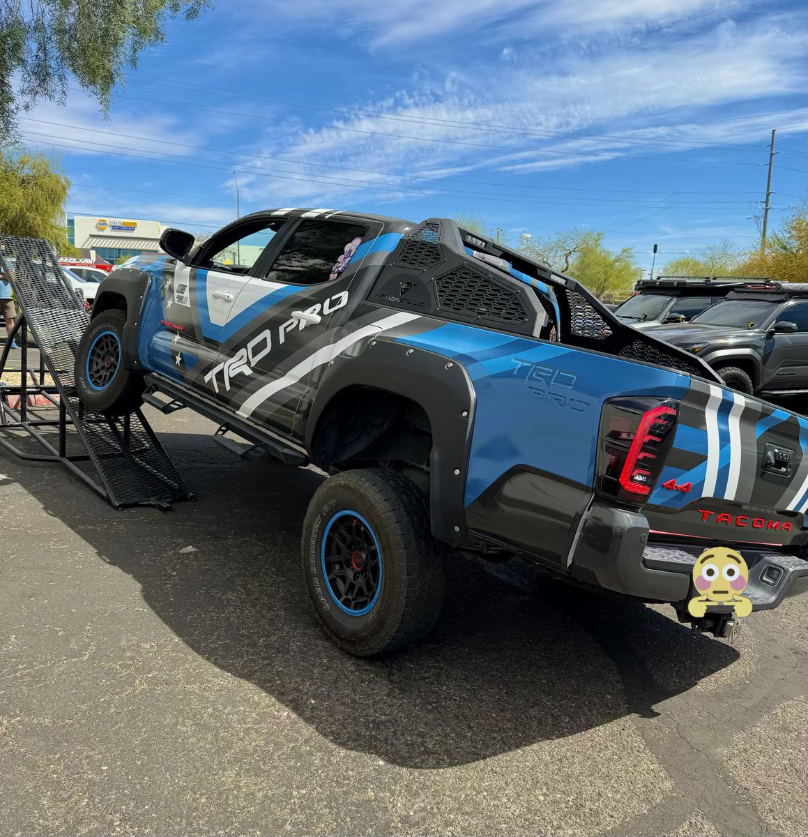 LunaHydreigon's tweet photo. Suspension test at the Wescott Designs party! ☺️ I need to upgrade the rear to get more height!
#Tacoma #Toyota #az #arizona #TRD #TRDPRO https://t.co/yUNB5ywcVK