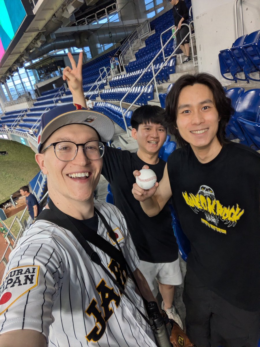 Jacob_Rogers's tweet photo. @mk2hfcf995 so nice to meet you all yesterday! Where are you sitting tonight? https://t.co/otGzySkFEw