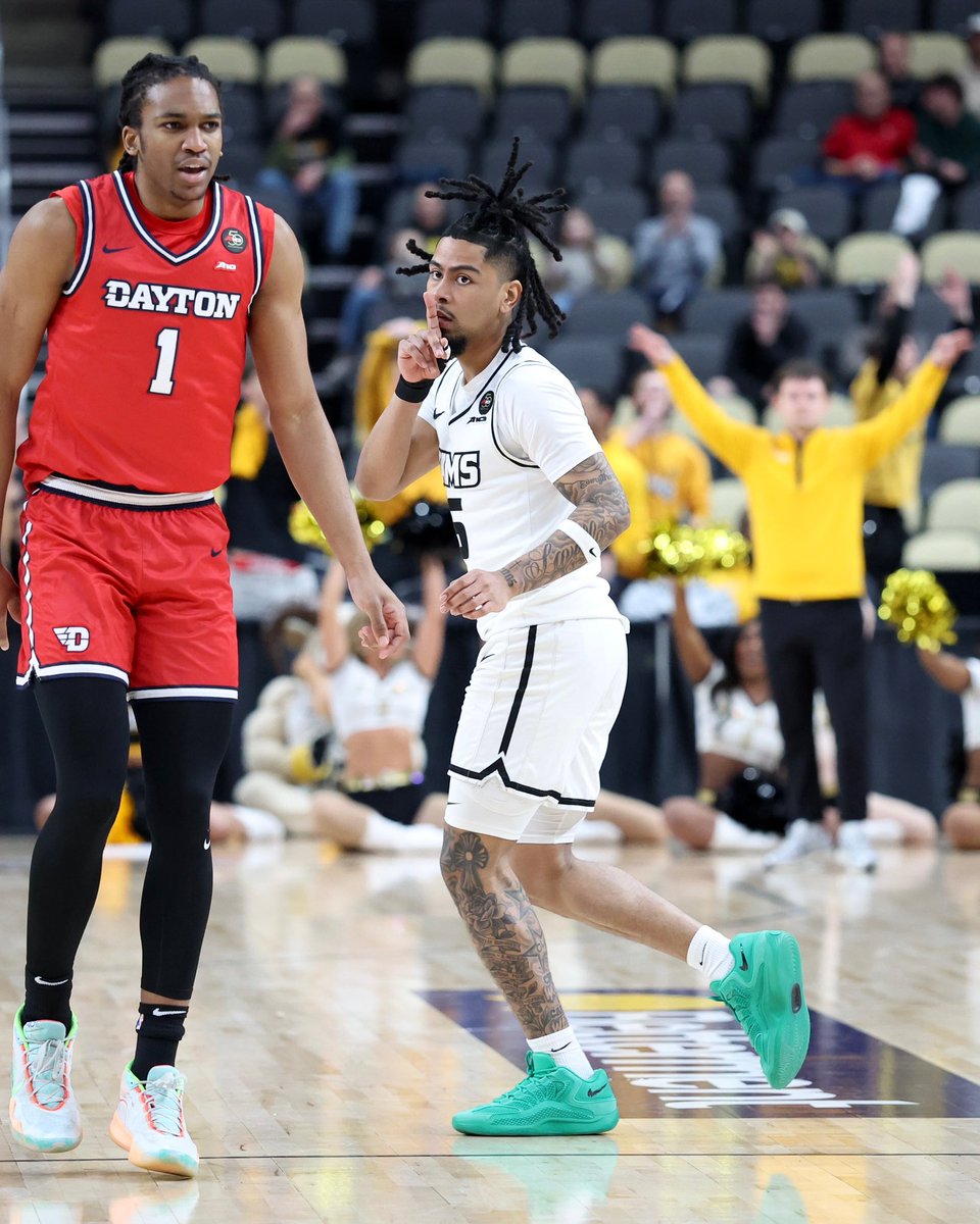 Gonna be back-and-forth all day long 🍿

Terrence Hill Jr. dazzles with his shot making (5 PTS)

VCU 16 - DAY 14, 10:28 1H

📸 <a href="/HenselMedia_/">Hunter Hensel</a>