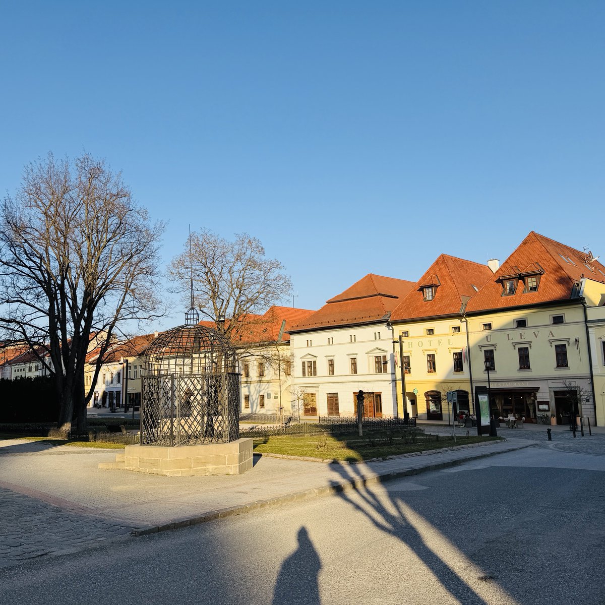 Martin223's tweet photo. Beautiful Sun ☀️ this afternoon #Levoca https://t.co/CwZJscvSco