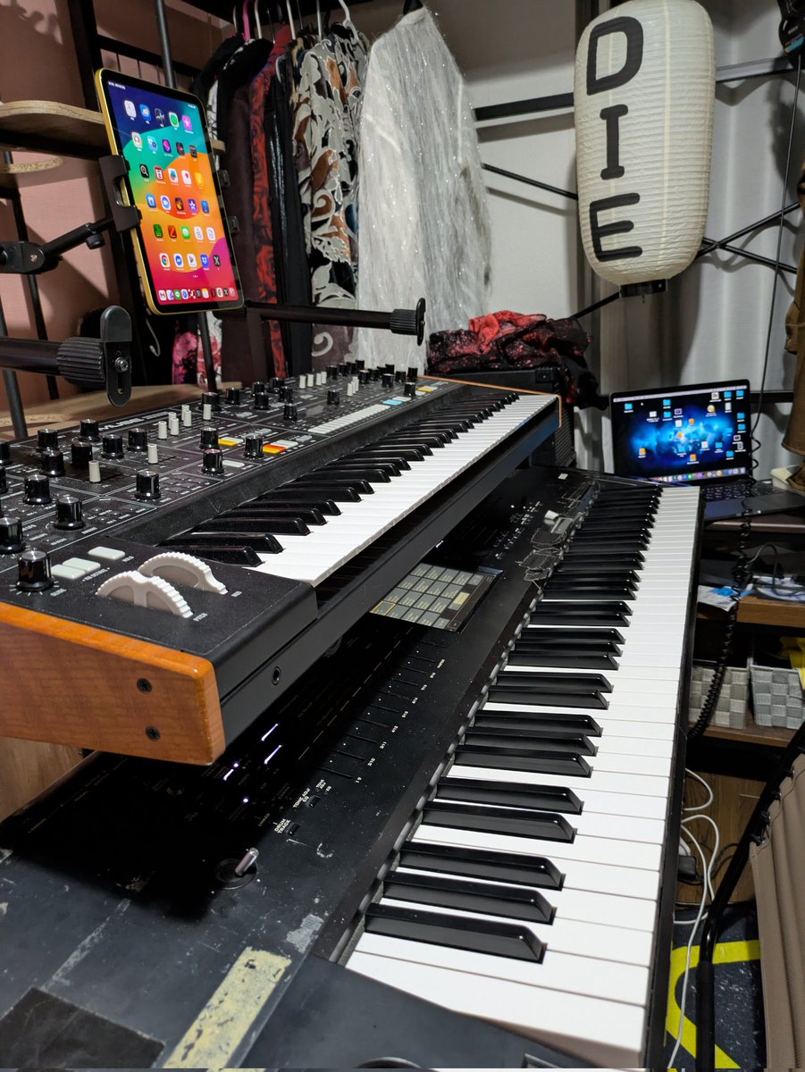 今夜もまた次のお仕事の音楽仕込みに勤しむ🎹💌⚡
MOOG MUSE はホント素晴らしいなぁ🌺💕
音楽は仕事であり快楽でもある。