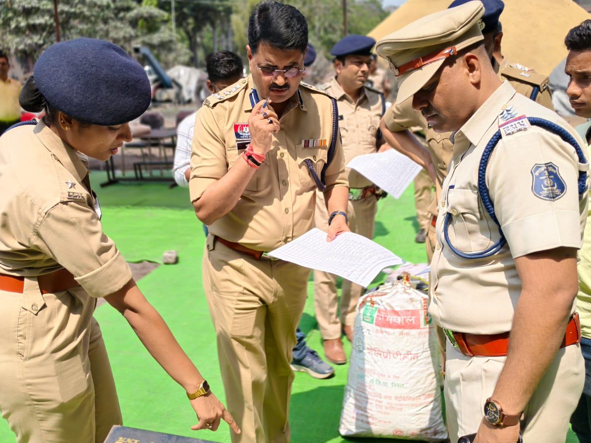 Chhattisgarh Police tweet media