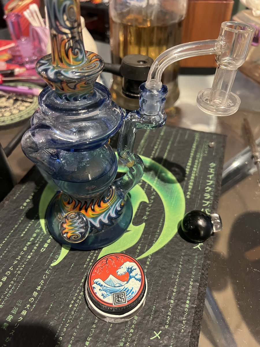 OCBestmeds's tweet photo. Melt for breakfast before a long day of washing in the cold room #trcc #quaveglass #jredglass #fullmelt #letsdab #ocbestmeds https://t.co/AIJossYWwI