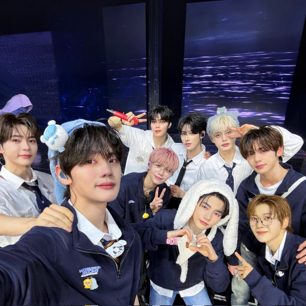 ZB1_growing's tweet photo. 왜 4명만 새로운 길을 향해 간건데
9명 전부를 다 잃은 기분이 드는걸까...
부디 언제 어디서나 어느자리에 있든
한빈, 규빈, 건욱, 태래, 리키, 하오, 지웅, 유진, 매튜 9명이 제로베이스원으로 기억되기를! https://t.co/70NygUtLqj
