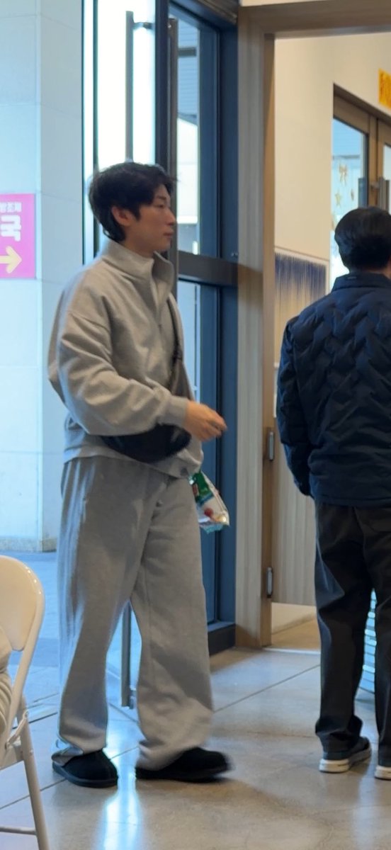 취합 tweet media