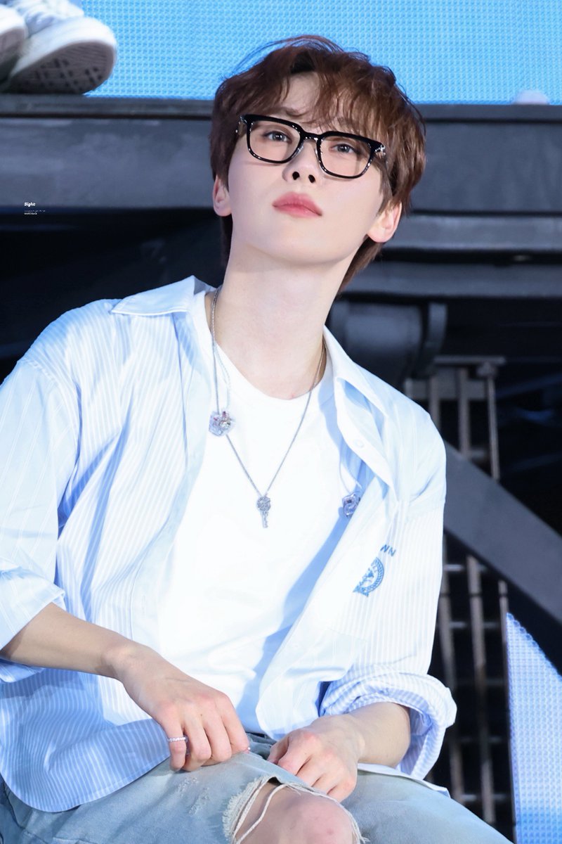 𝑠𝑖𝑔ℎ𝑡 tweet media