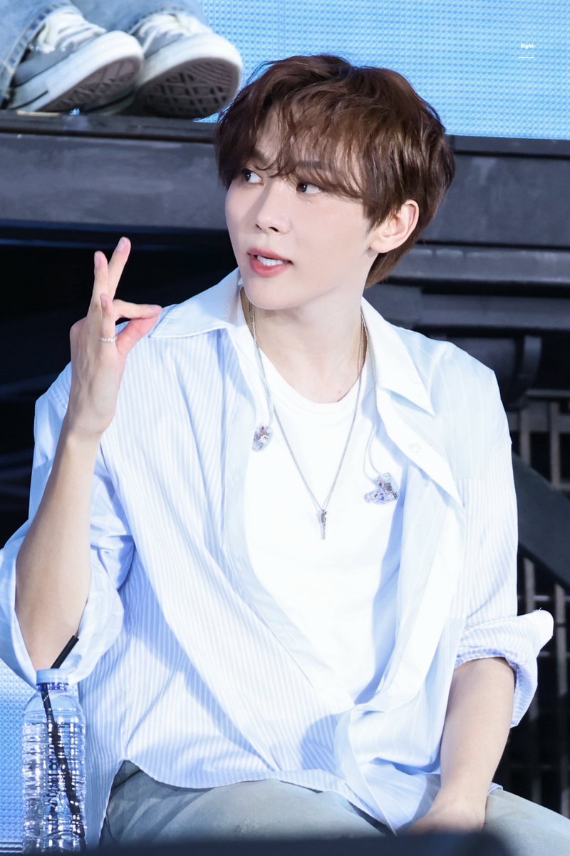 𝑠𝑖𝑔ℎ𝑡 tweet media