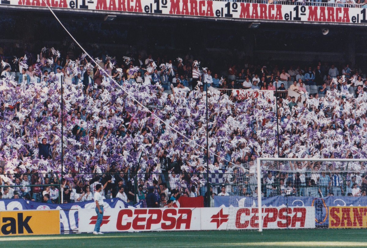 Los que siempre estuvieron la verdadera afición en la calle y esta gente en el estadio