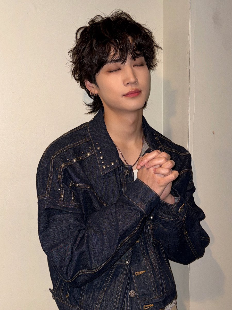 คิดถึงมากเลยแหละทำอะไรอยู่

#JAYB <a href="/jaybnow_hr/">JAY B</a>