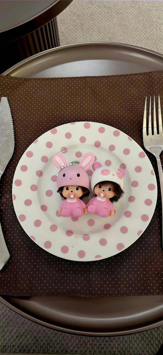 Bread case tweet media