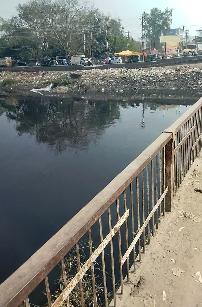 RakeshK32229480's tweet photo. According to my calculation the entire agra canal which stretches from sector 91 to till ballabgarh about 20 km can be converted into a world class riverfront with an estimated budget of 2500-3000 thousand crores. haryana 
Freebies budget 5k 🤡
Keep in mind faridabad is 2 richest City of haryana with gdp exceeding 20 billion dollar plus
Only matter of political will