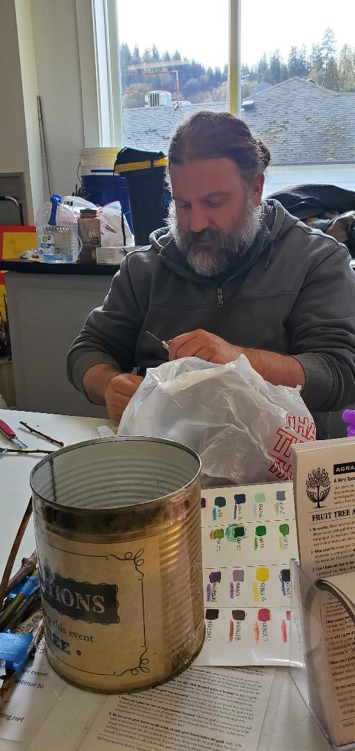 AgrarianSharing's tweet photo. Volunteers handling specific responsibilities—seed, scion, rootstock, grafting—gather from across the bioregion to support each propagation fair we support. Here, images from yesterday's event in Mapleton, in Oregon's Coast Range. Today, we're in Oakridge, in the Cascade range. https://t.co/JVCtUASBAL