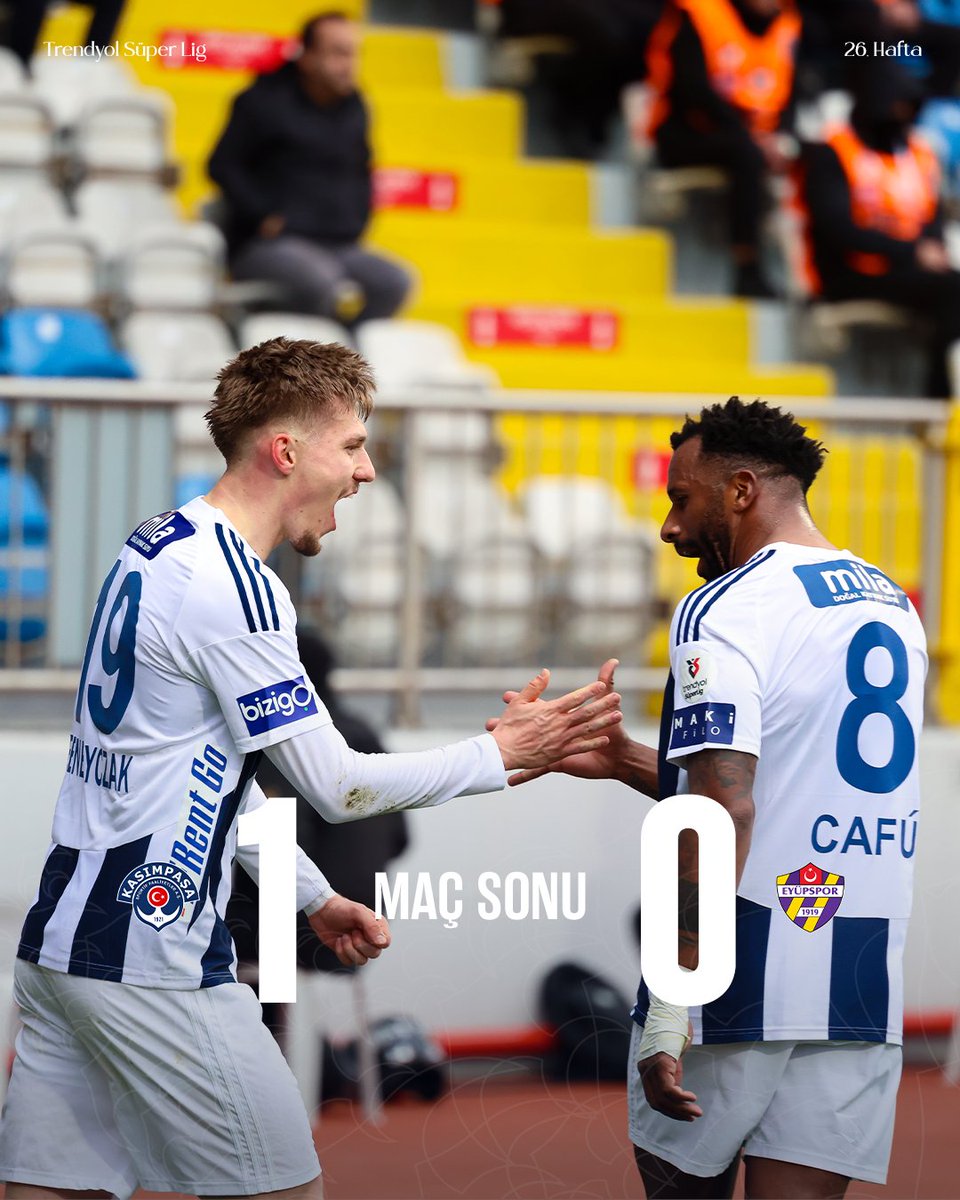 kasimpasa's tweet photo. Semtlerin Efendisi 🙌

#SemtAşkı #Kasımpaşa 🔵⚪ https://t.co/y0ziMEkq23