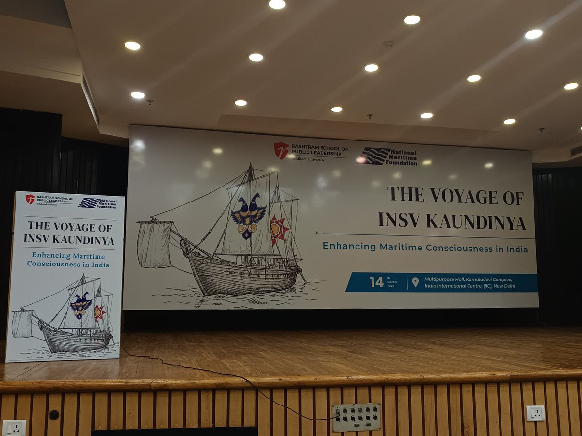Lovesharma2006's tweet photo. Maritime evening .
Maritime consciousness nation’s awareness, understanding, and appreciation of the importance of the seas and oceans for its security, economy, culture, and development. 
#IndiaNavy
#Maritimecousiness 
#Sanjeevsanyal   
#Nationalsecurity . https://t.co/v86vJBD9xJ