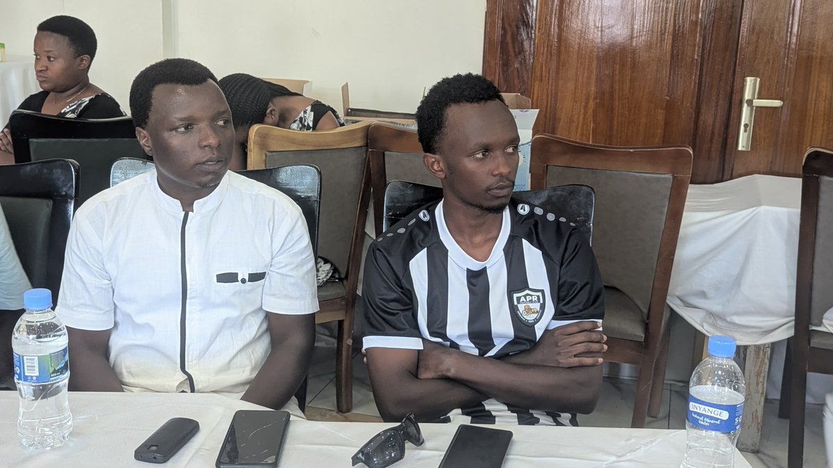 onlinefanclubz2's tweet photo. Kuri uyu wa 15.03.2026
Twakoze inteko rusange yabereye mu kiyovu turebera hamwe iterambere ry'umuryango (Online Fanclub Zone 5.)
#APR_FC
#onlineMedia https://t.co/6tNlt55Pcm