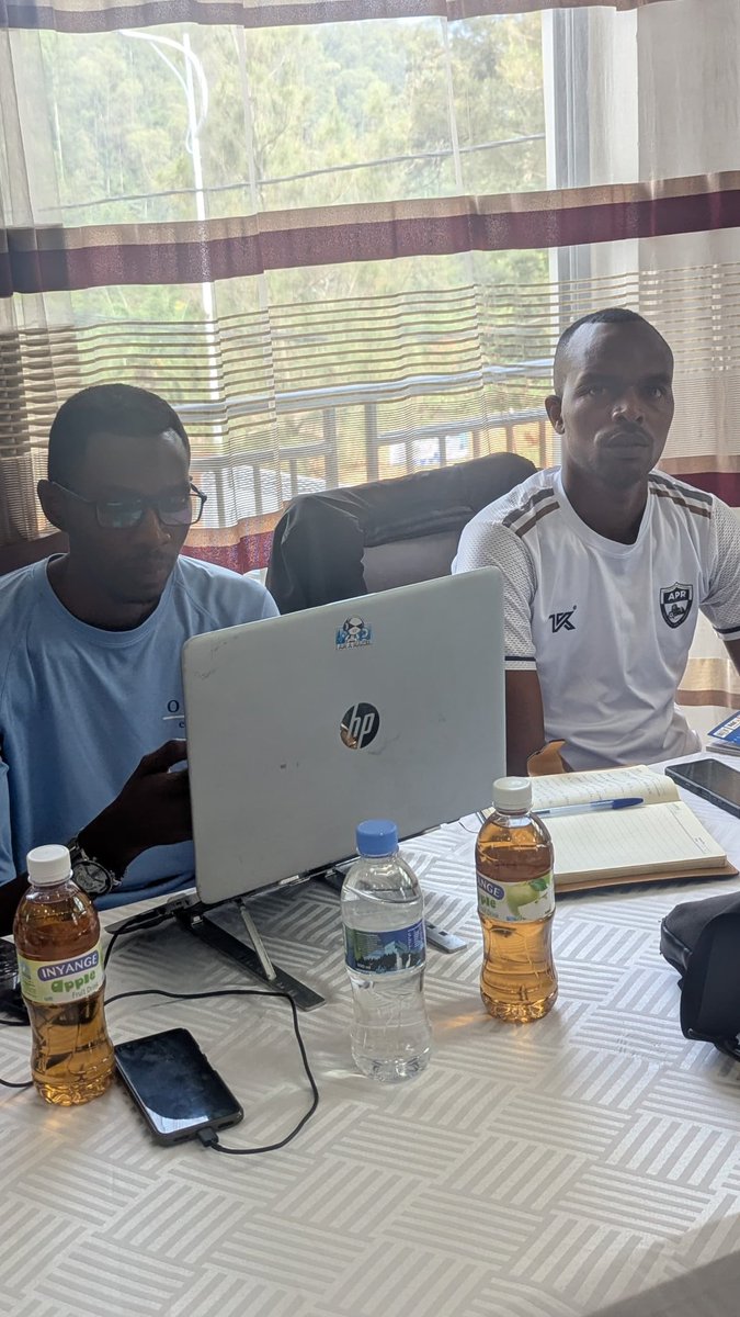 onlinefanclubz2's tweet photo. Kuri uyu wa 15.03.2026
Twakoze inteko rusange yabereye mu kiyovu turebera hamwe iterambere ry'umuryango (Online Fanclub Zone 5.)
#APR_FC
#onlineMedia https://t.co/6tNlt55Pcm