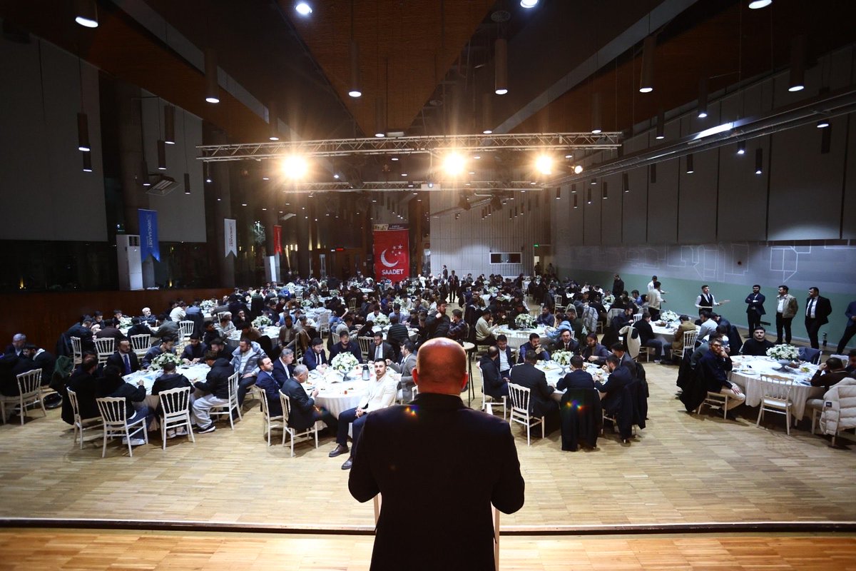 SafaOcak's tweet photo. 2026 İstanbul Gençlik Sahuru

Özlenen ve beklenen günlere doğru güçlü bir adım daha…

Bu anlamlı tablonun mimarları olan İl Başkanlık Divanımıza ve Yönetim Kurulu üyelerimize, İlçe Gençlik Başkanlarımıza ve tüm teşkilat mensuplarımıza teşekkür ediyorum.

Teşkilatımızın adanmış kadrolarıyla; yarınların umudunu, gönüllerimizin heyecanını sabır ve gayretle büyütmeye devam ediyoruz.