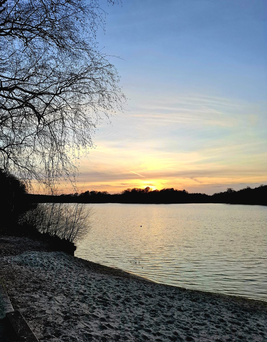 chriz31_07's tweet image. Slow Sunday 🍃🌊

Share your photo from today
or one from your gallery.

A calm moment, a peaceful view..

What does your Slow Sunday look like?

#SlowSunday #SundayVibes