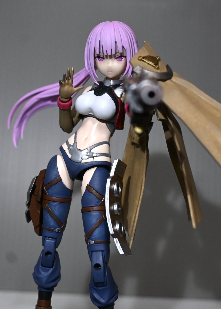 burst_nou's tweet photo. 【アリアリス】

西の地にて悪党どもをしばき回っている自称保安官のシスター。
武器を脳天に突き付け投降を迫る姿はまるで悪党だと一般市民に囁かれている。

 #第3回30MS選抜オーディション https://t.co/928vRSTVIn