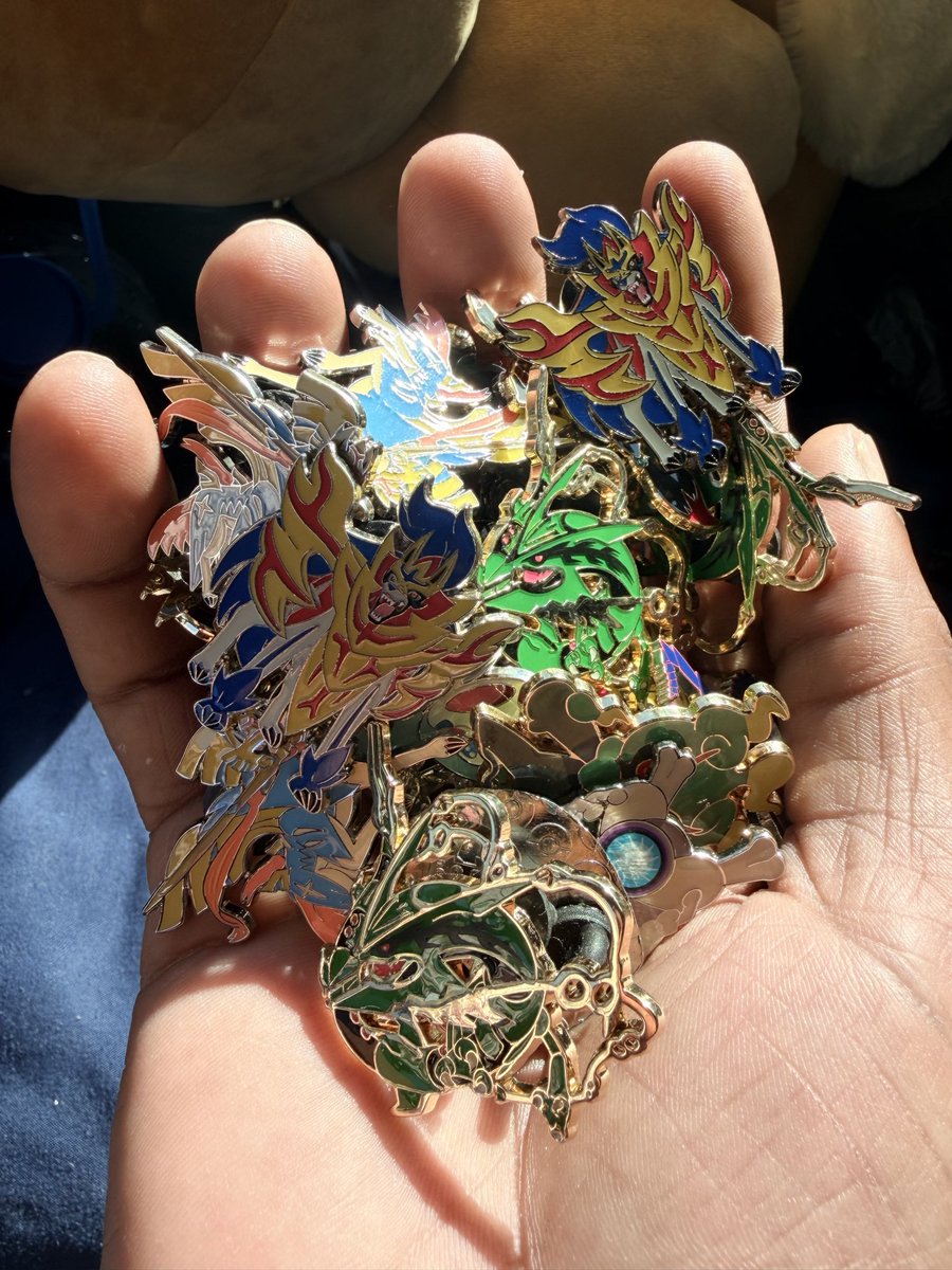 OMG It’s The Pin Board Guy 🚐 Houston 🚐 Orlando tweet media