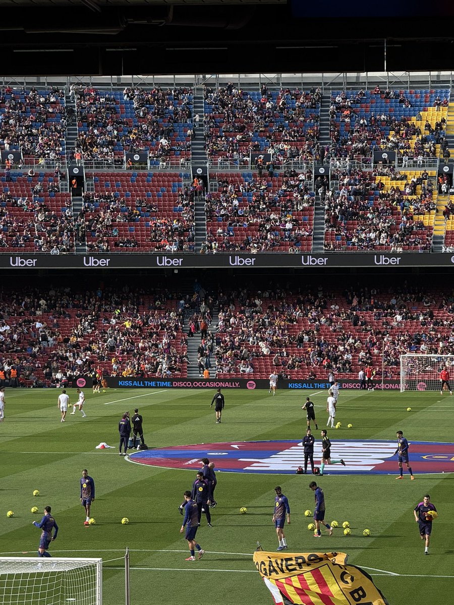 laura ୨ৎ tweet media