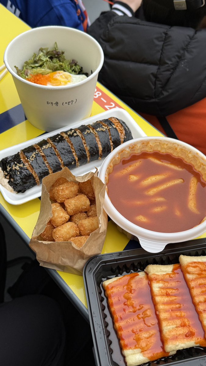 dolxpol's tweet photo. 오랜만에 야구쟝^_^ 랜더스랑 연까고 싶었다 
후발대 맛있오🤤🤤🤤 https://t.co/5QRcTOkfif