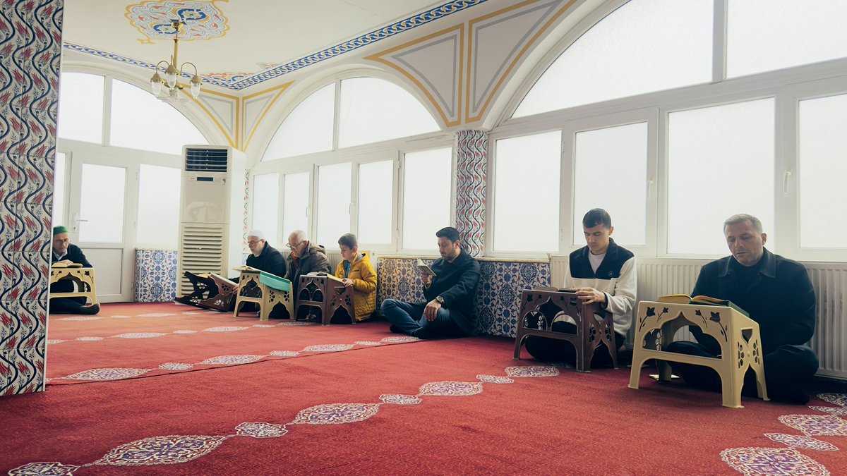 📍Dargeçit

Yeni Camii’de mukabele programının yirmibeşinci gününe iştirak ettik.

<a href="/abuyukgumus/">Ahmet Büyükgümüş</a> <a href="/hakanaksu058/">Hakan AKSU 🇹🇷</a> <a href="/_yusufcoskun/">Yusuf Coşkun</a> <a href="/farukkilic47/">Faruk Kılıç</a> <a href="/drmuhammedadak/">Dr. Muhammed Adak</a> <a href="/mehmetduncu/">Mehmet Uncu</a> <a href="/AKGMTeskilat/">AK Parti Teşkilat Başkanlığı</a>