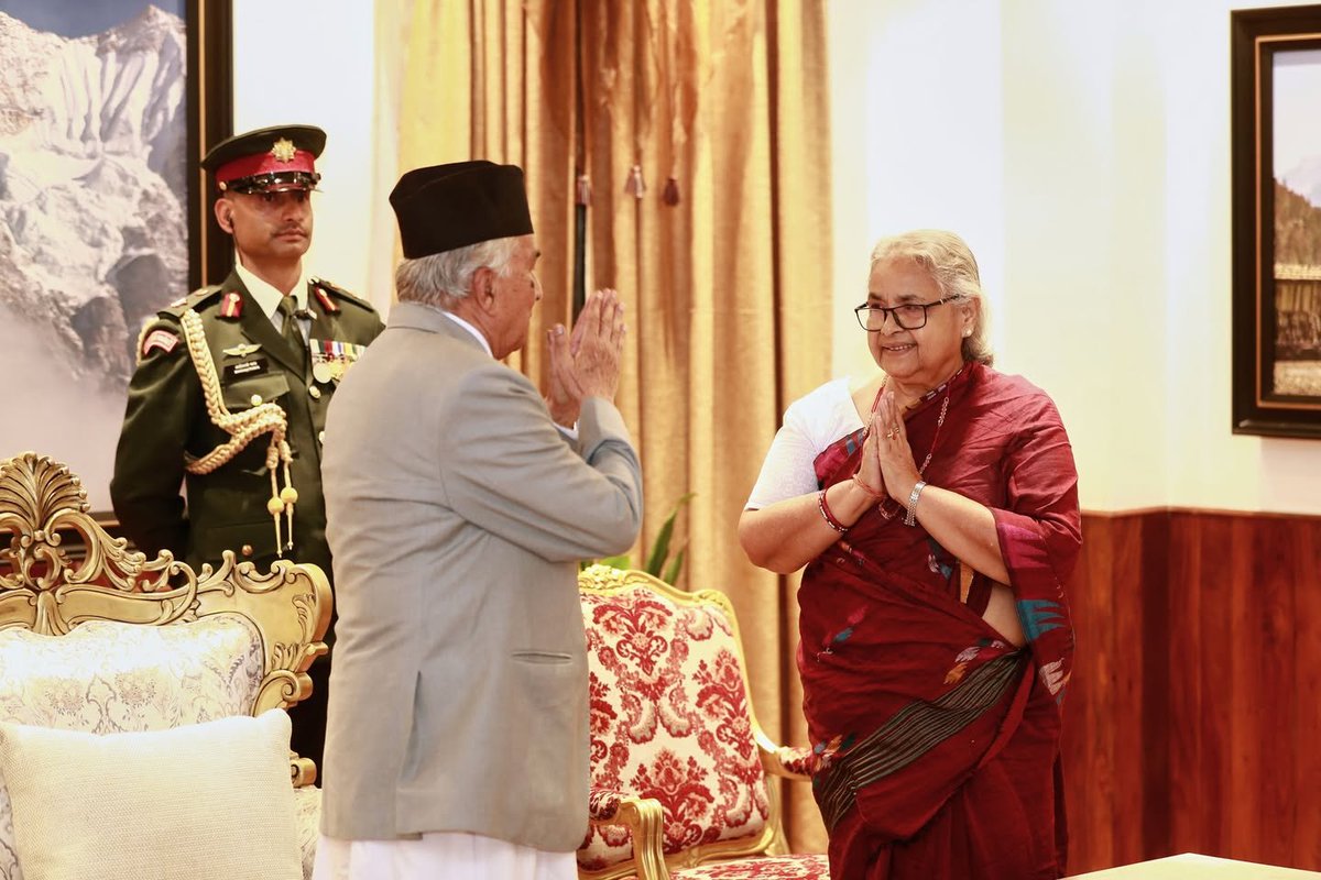 देशभक्ति !!!
आशक्ति र मोहले मानिसलाई कसरी डुबाउँछ ???
जाँदा जाँदैको क्याबिनेटबाट प्रधानमन्त्री सुशीला कार्कीले गरेको एक निर्णय, यत्रो वाह वाहीलाई गराइदियो स्वाहा !!!
सुशासन र पारदर्शीताका लागि बानेश्वरमा बगेको युवाको रगतको भेललाई "गैल भैस पानी मे" बनाउने ????
शपथको सत्यानाश !!!