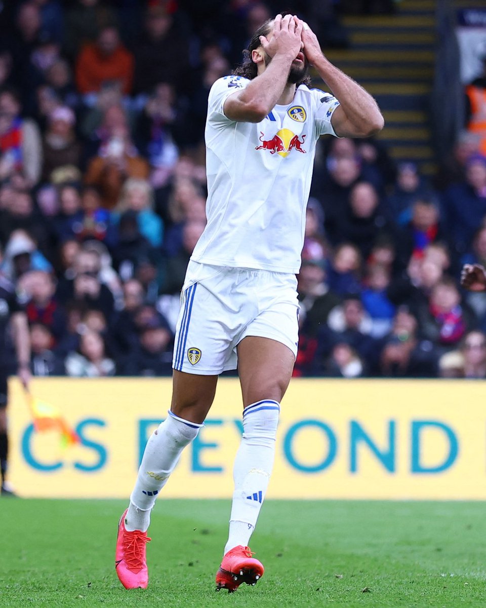 Premier League tweet media