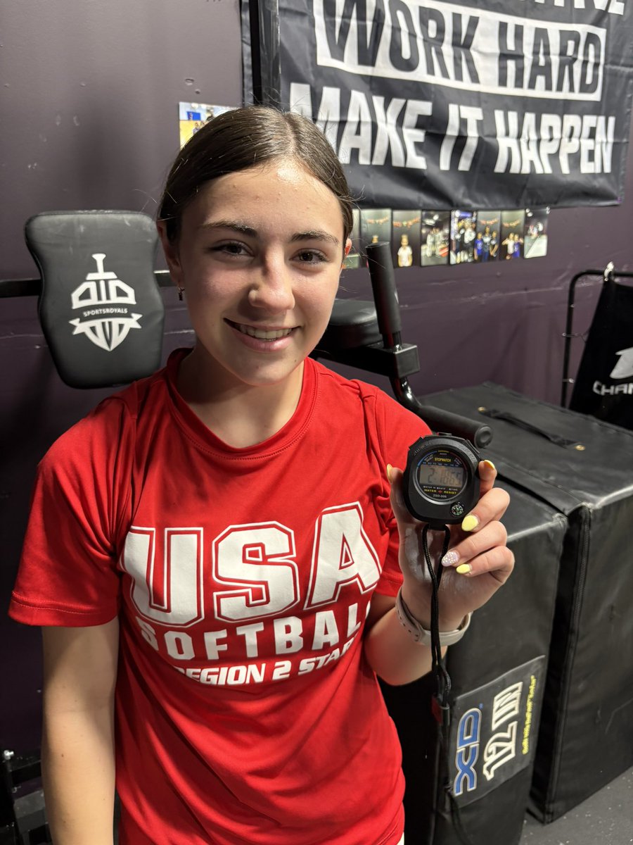 DanielleAmesy's tweet photo. Beat the “dead hang queens” record the other day by 10 seconds ending with a 2:18 time! 💪 The work is showing - excited to keep improving and getting stronger. 
@starsnationalfp @MDStarsAvant @mocoSBbulletin @YAthletesF @SBRRetweets @CoastRecruits @LineDsoftball @ExtraInningSB https://t.co/guo3wBCdwa
